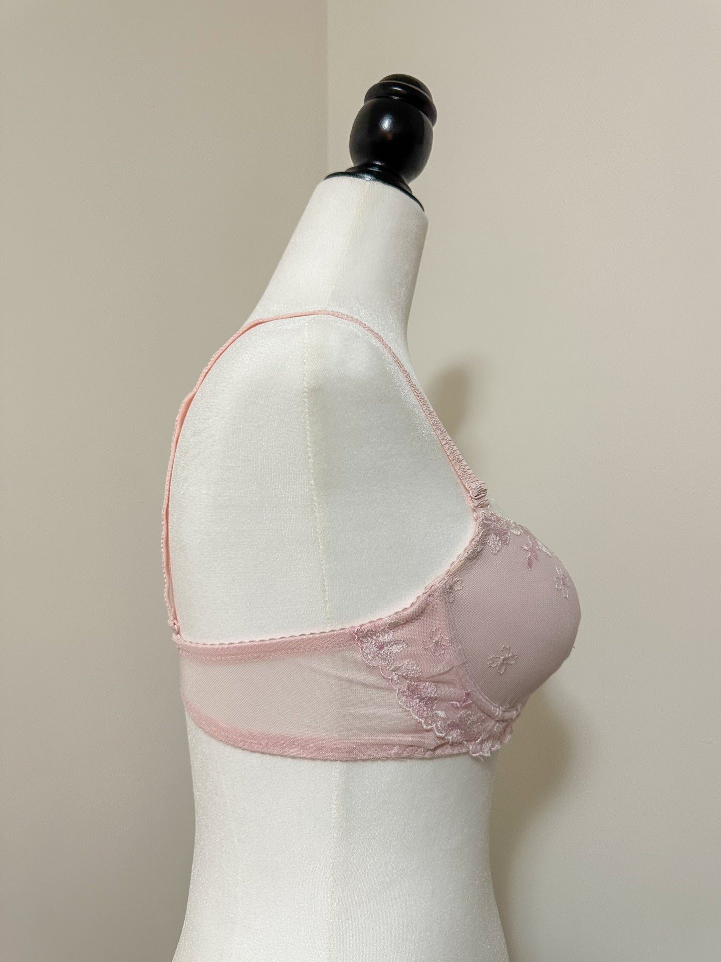 Vintage x Baby Pink Detailed Bra (36B)