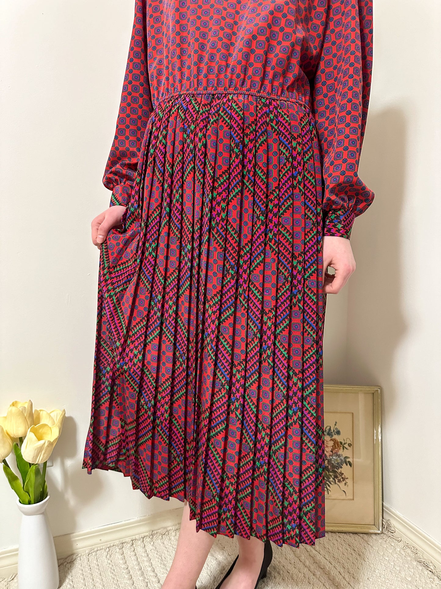 Vintage x Lady Carol Patterned Pleated Dress (L/XL)