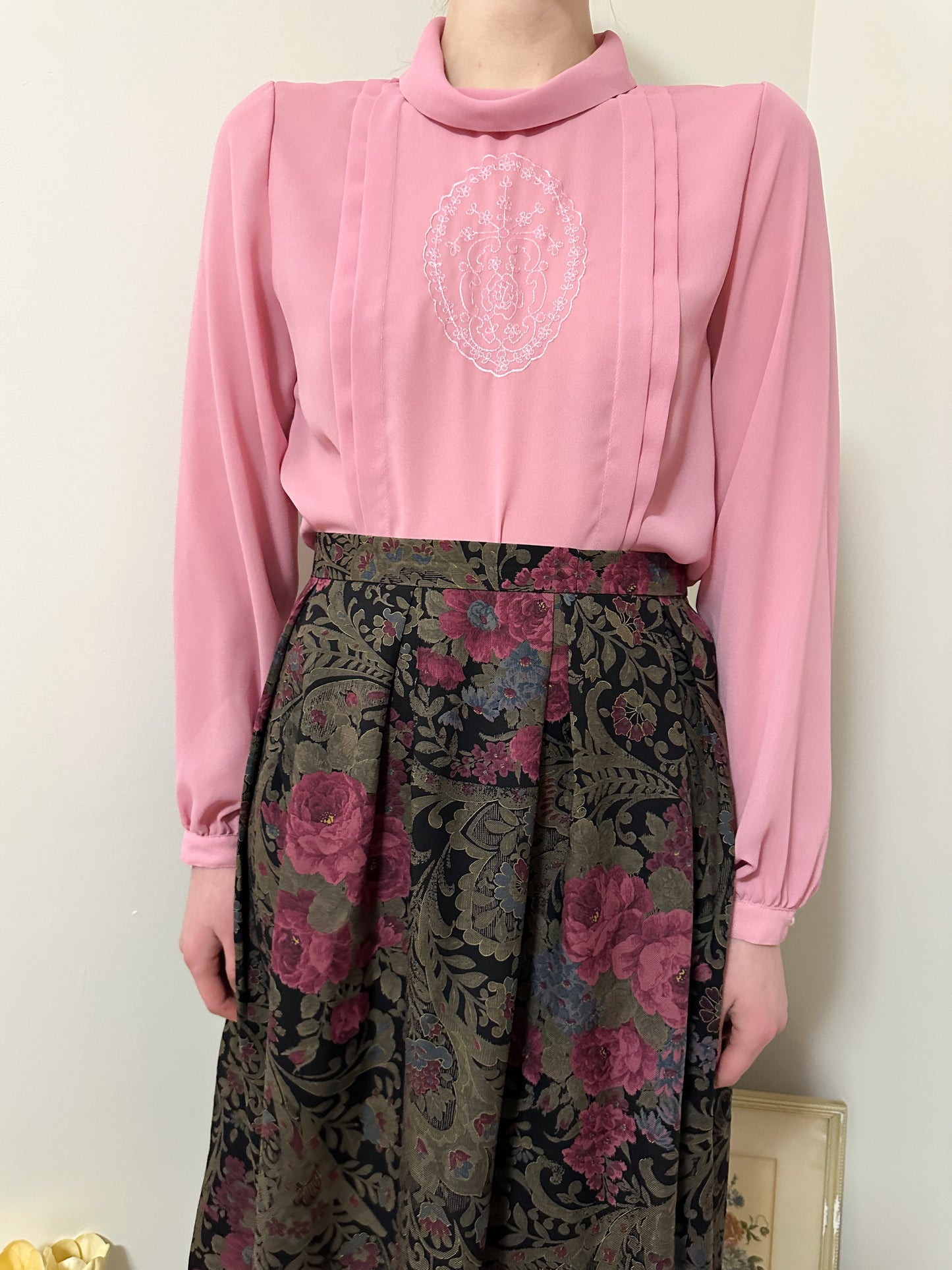 Vintage x Blush Pink Embroidered Blouse (M)