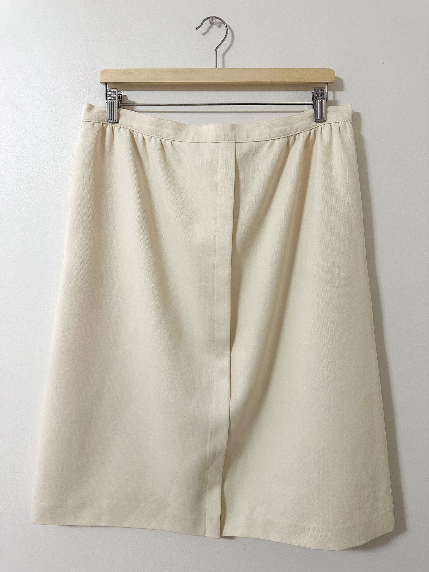 Vintage x D'Allairds Cream Skirt (34”/XL)