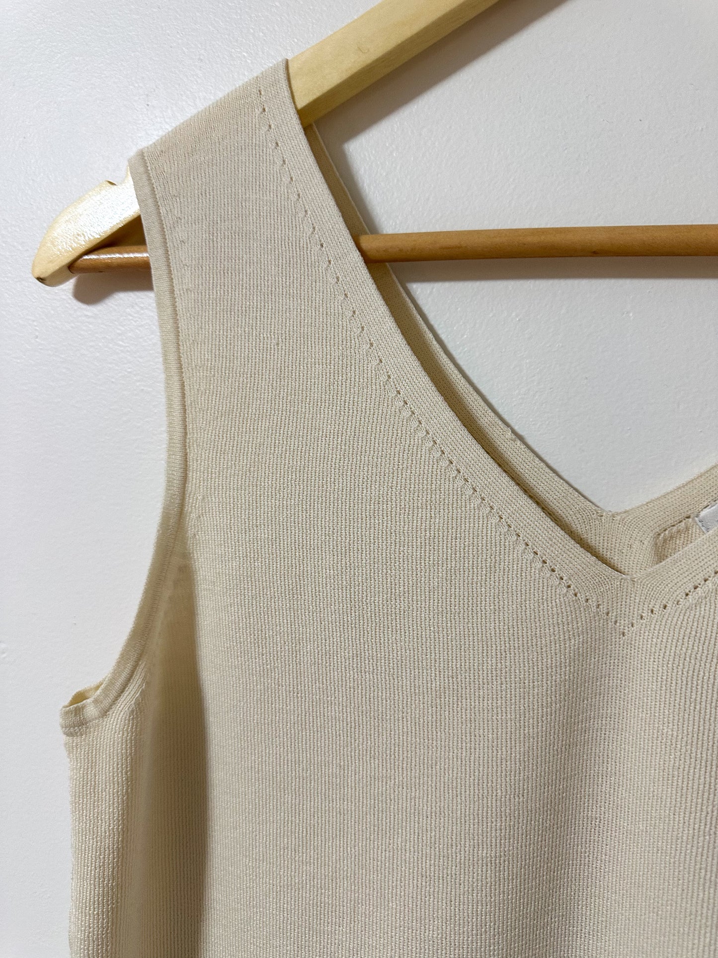 Vintage x Jones Studio Cream Sleeveless Top (M)