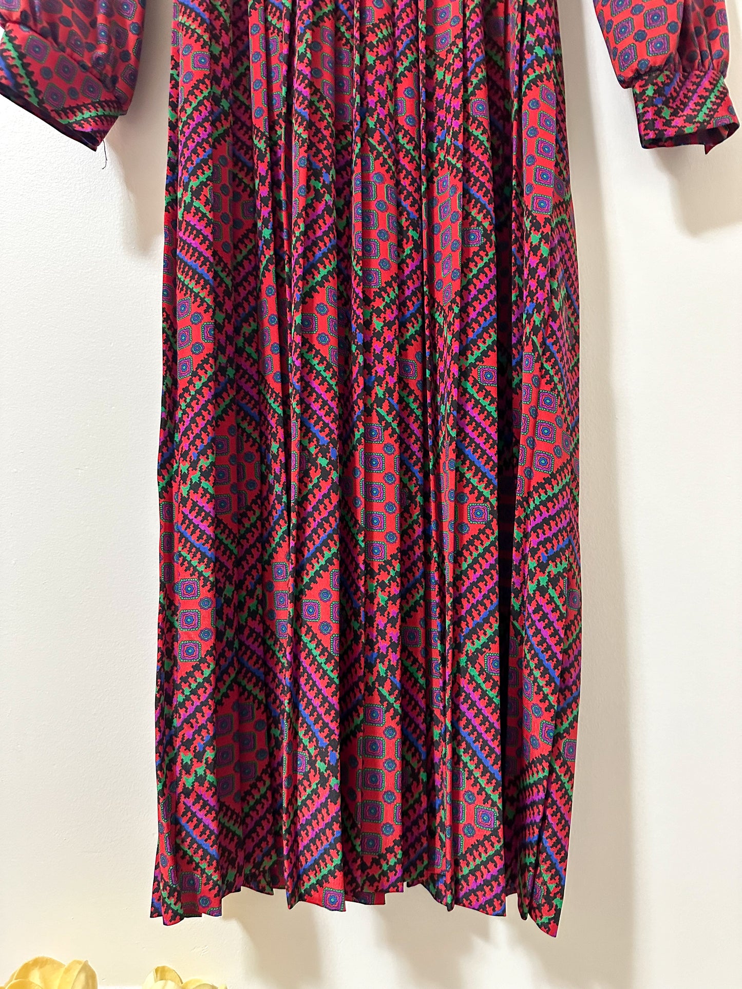 Vintage x Lady Carol Patterned Pleated Dress (L/XL)