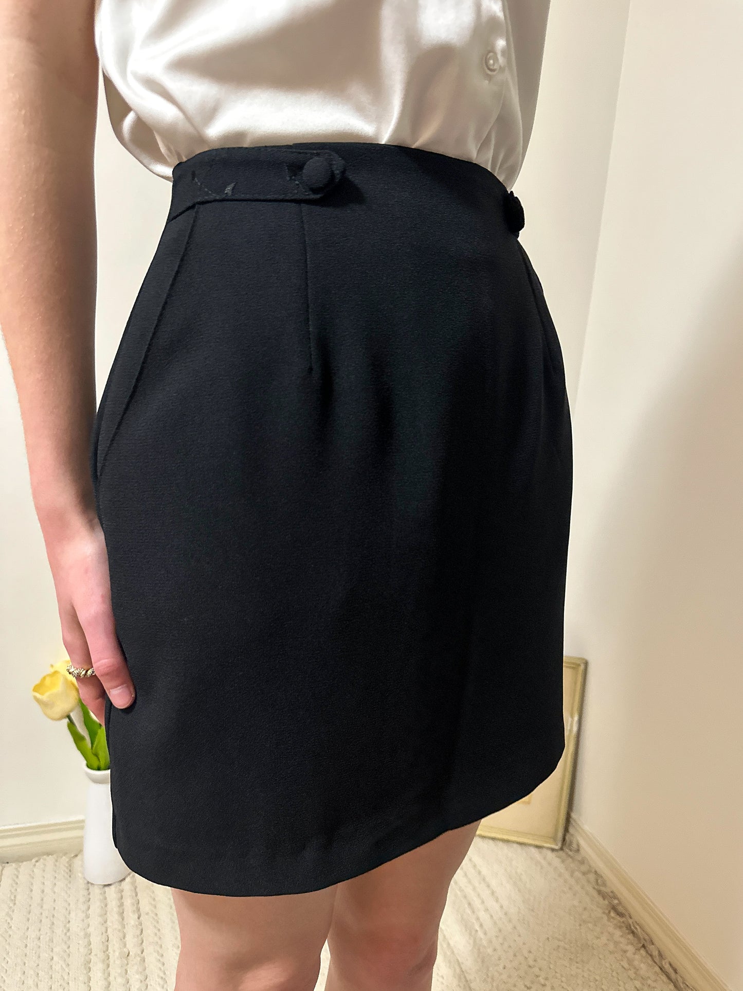 Vintage x Laura Black Mini Skirt (XS)