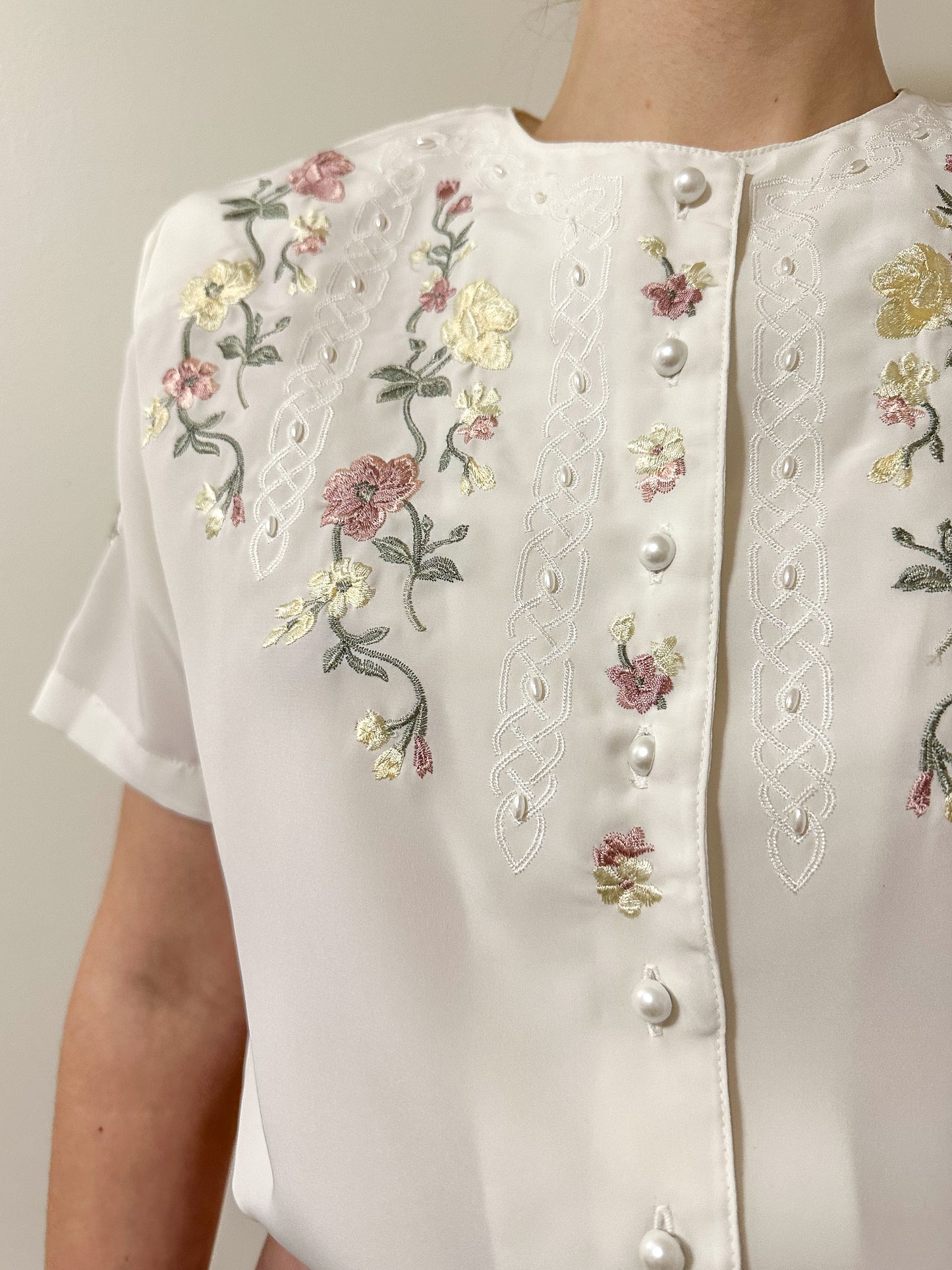 Vintage x V.I.Petites White Embroidered Blouse (L)