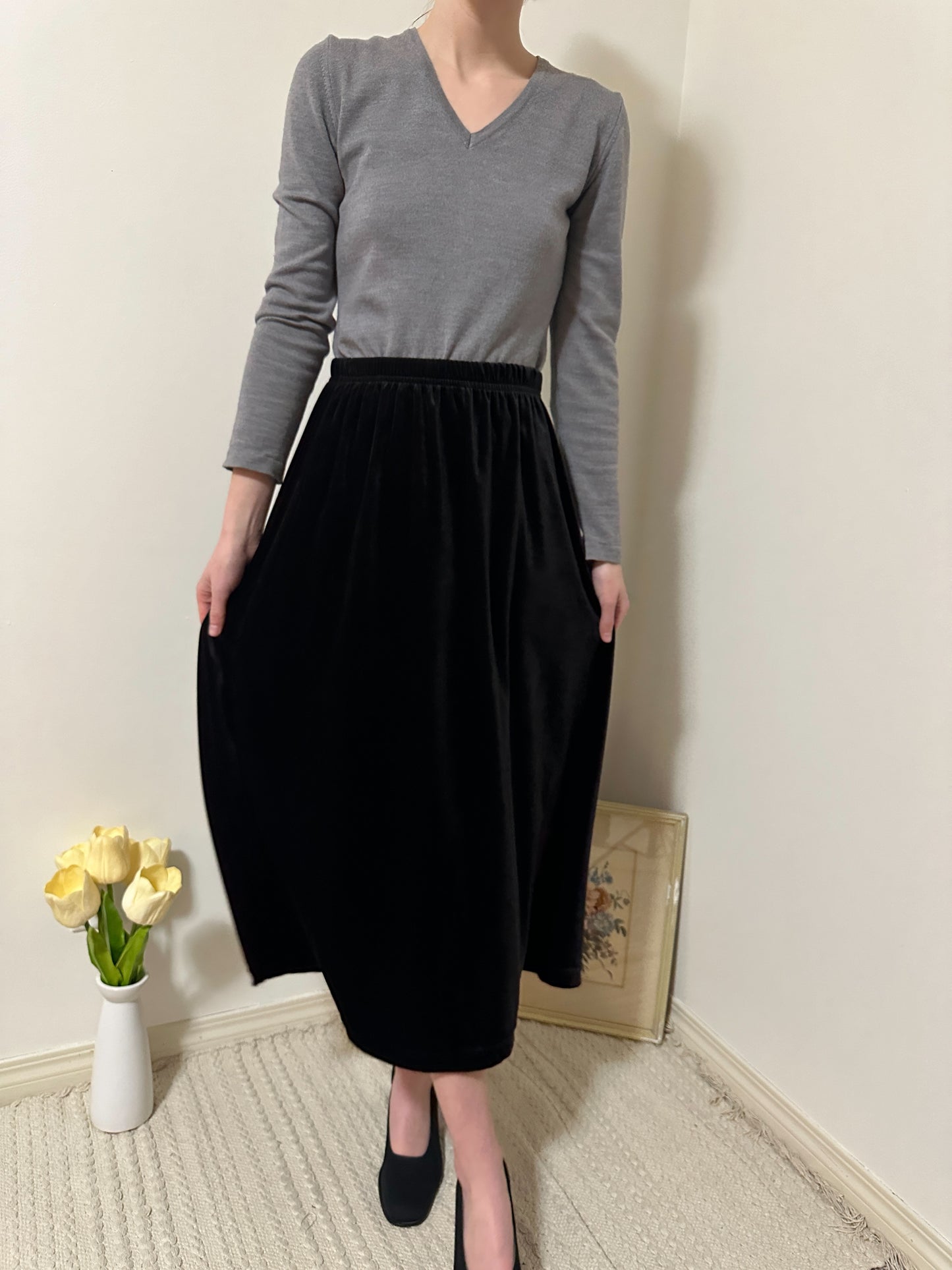 Vintage x Tradition Black Velvet Midi Skirt (S/M)