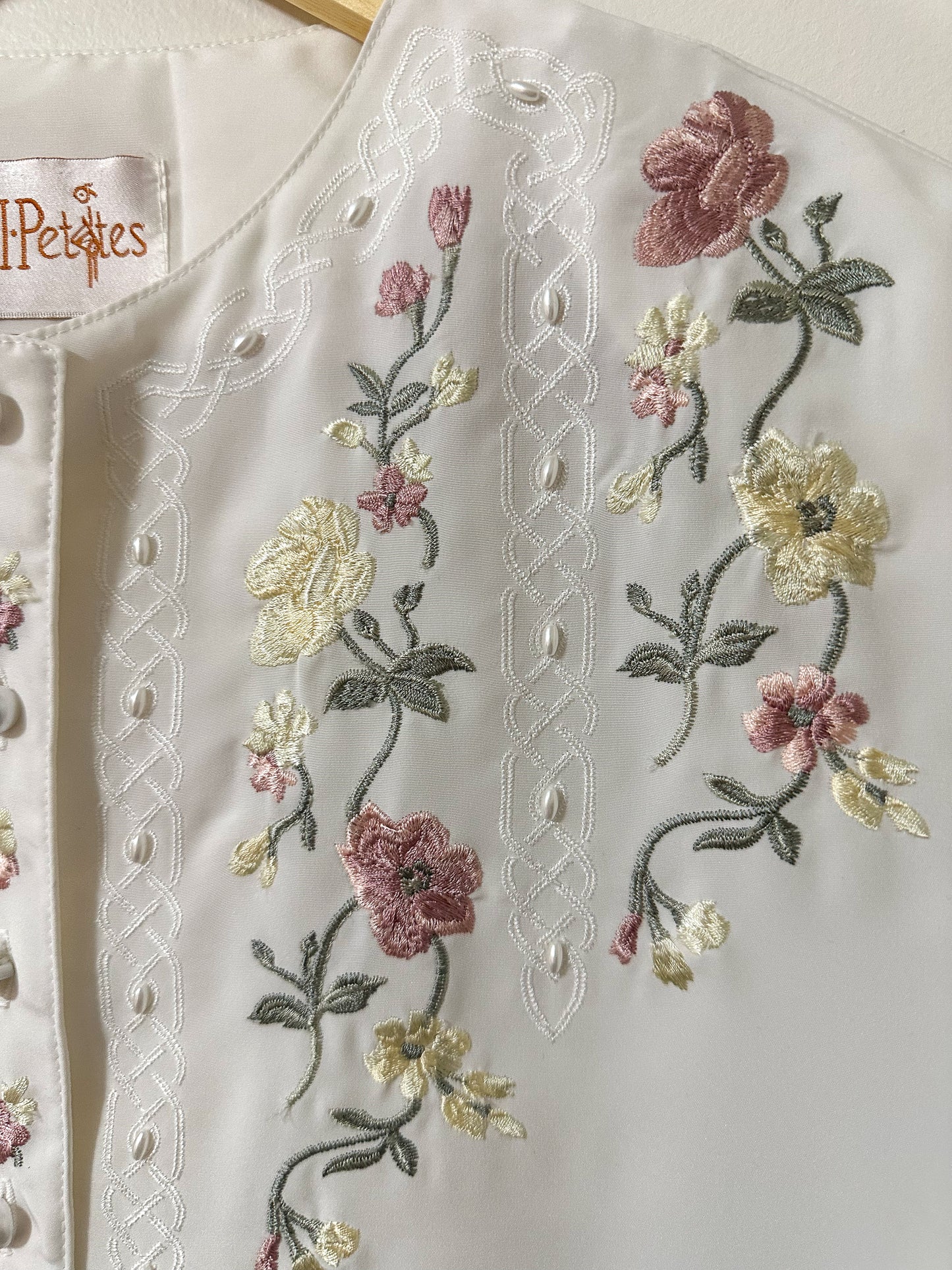 Vintage x V.I.Petites White Embroidered Blouse (L)