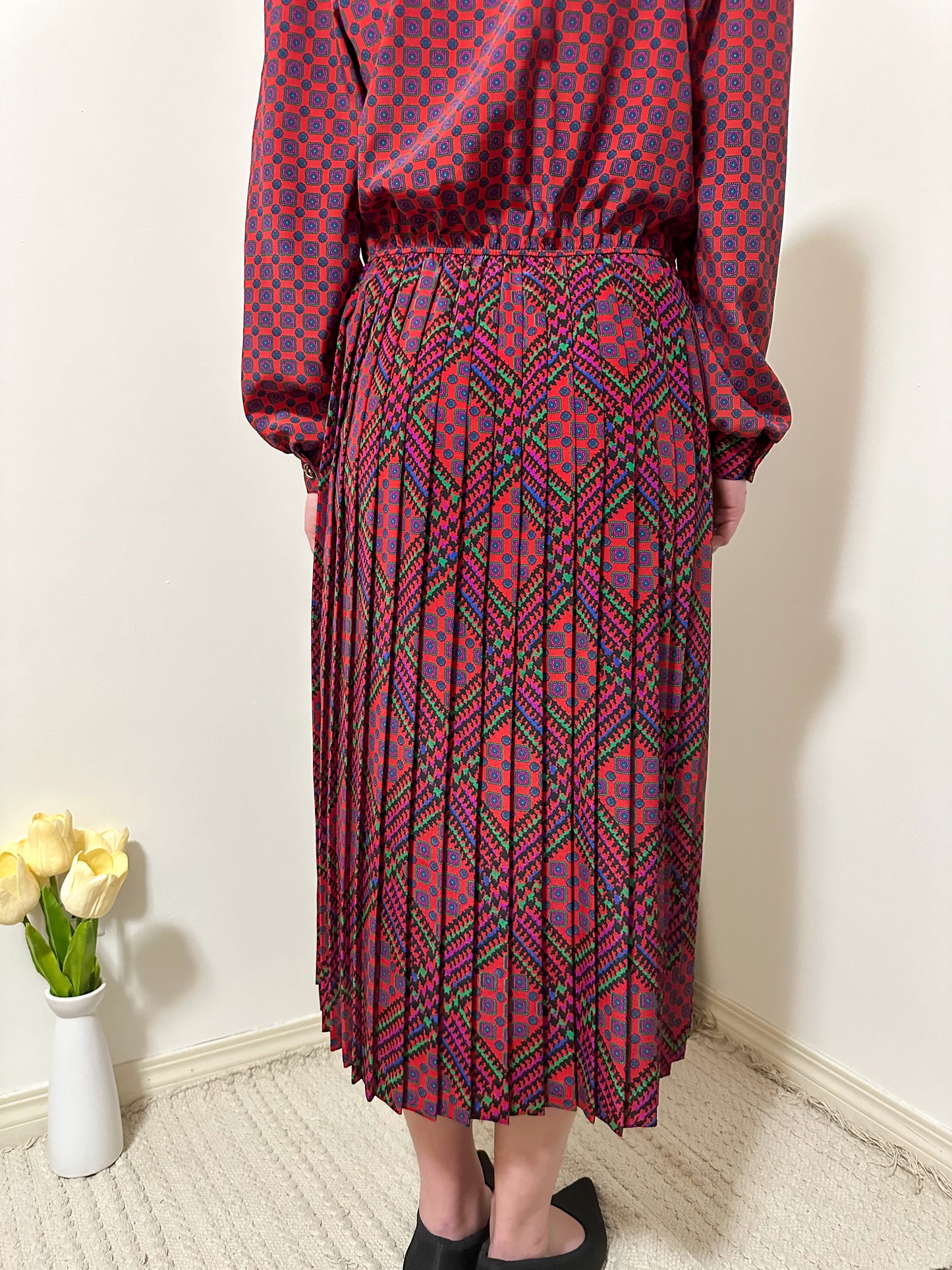 Vintage x Lady Carol Patterned Pleated Dress (L/XL)