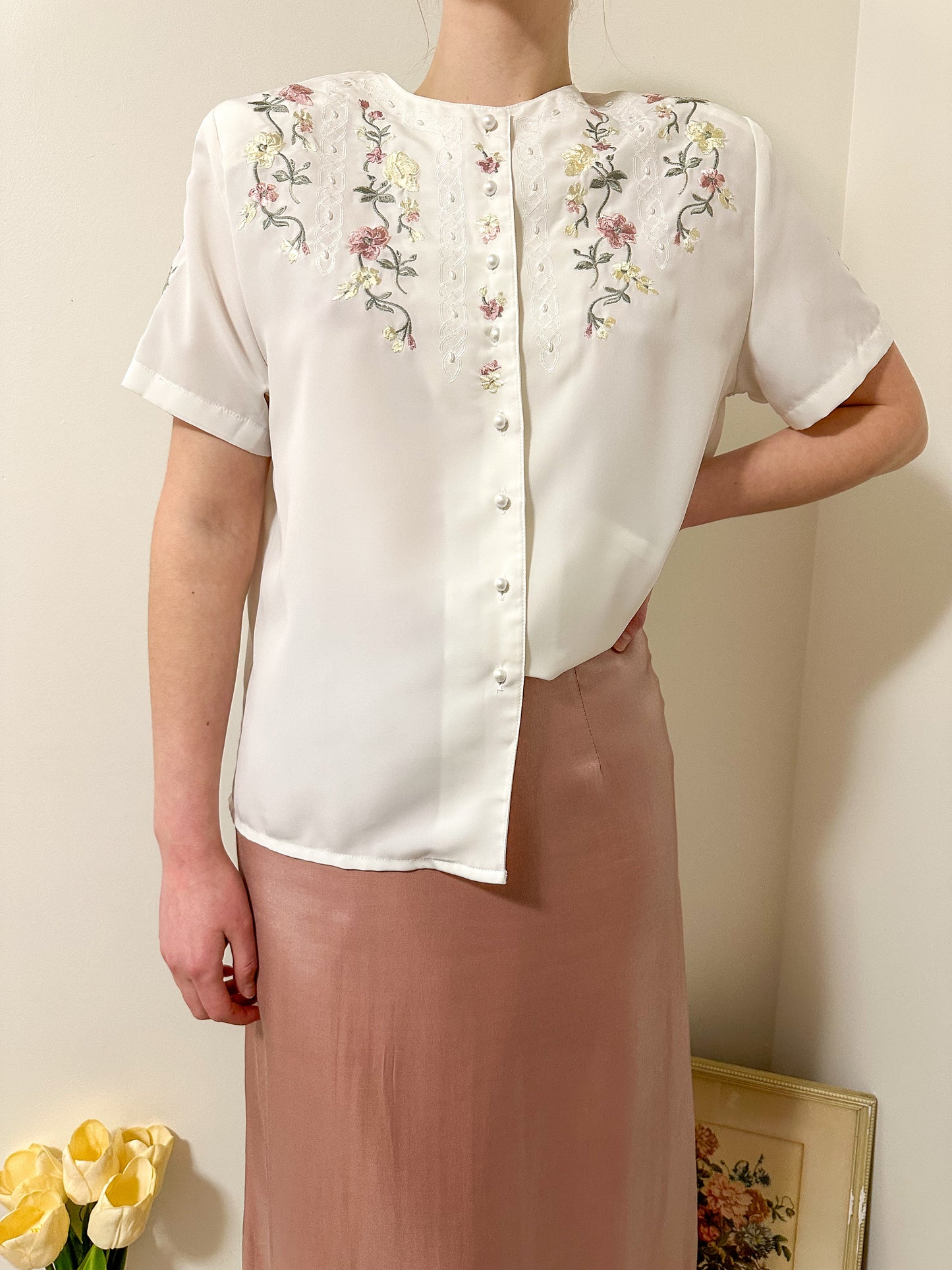 Vintage x V.I.Petites White Embroidered Blouse (L)