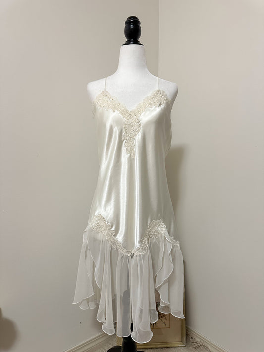 Vintage x Etienne White Lace Detailed Babydoll Dress (M)