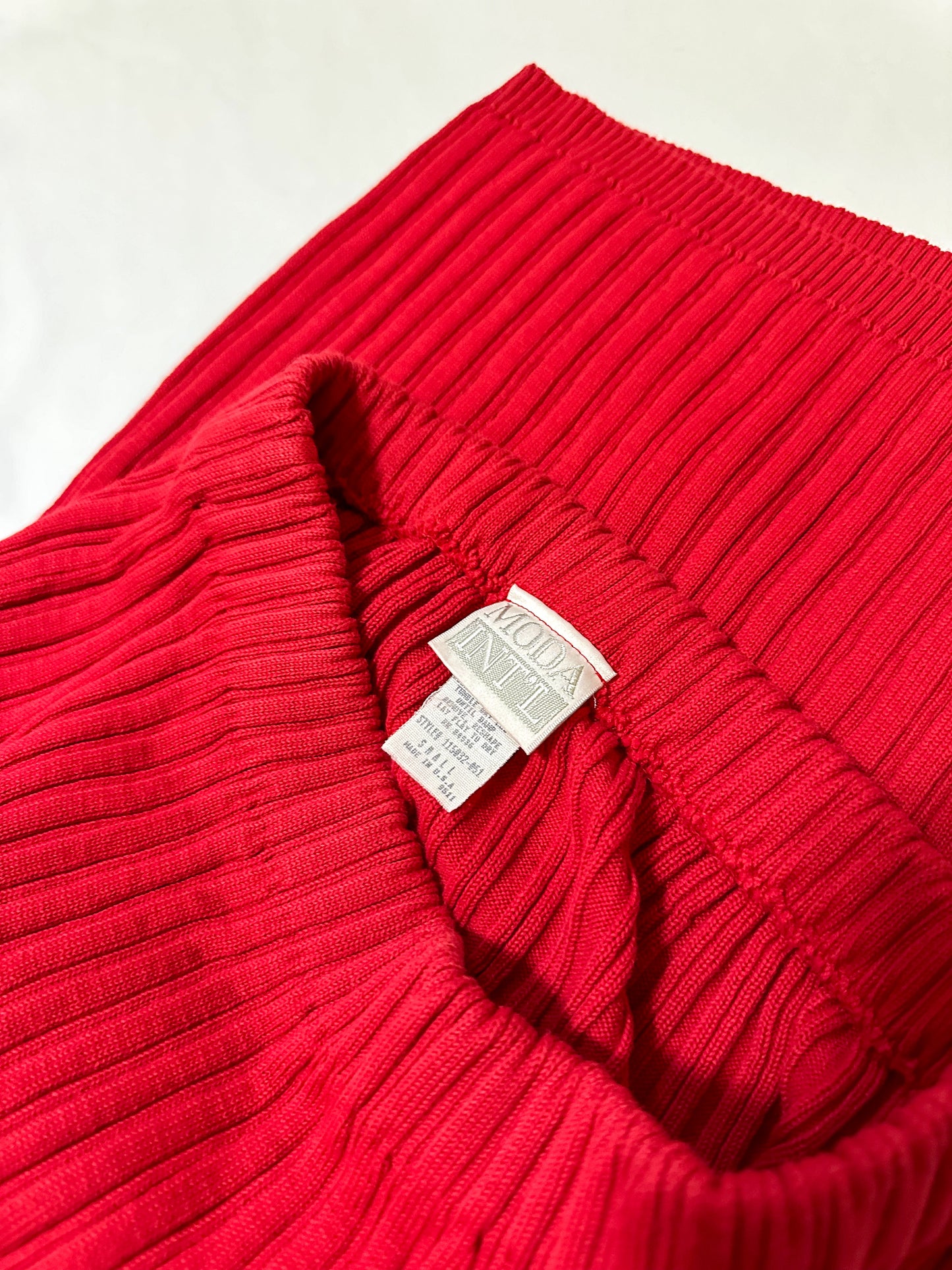 Vintage x Moda Int'l Red Ribbed Skirt (XS/S)