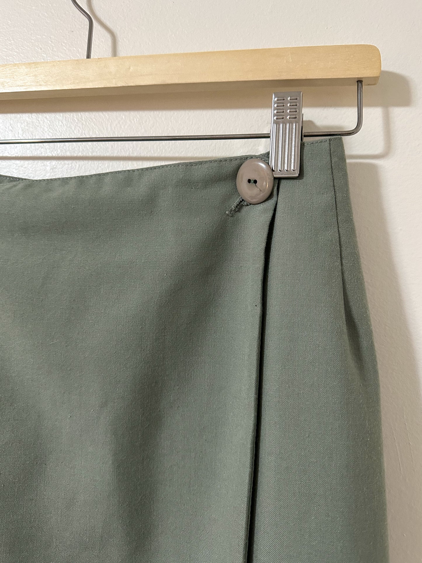 Vintage x Sage Green Skirt (S)