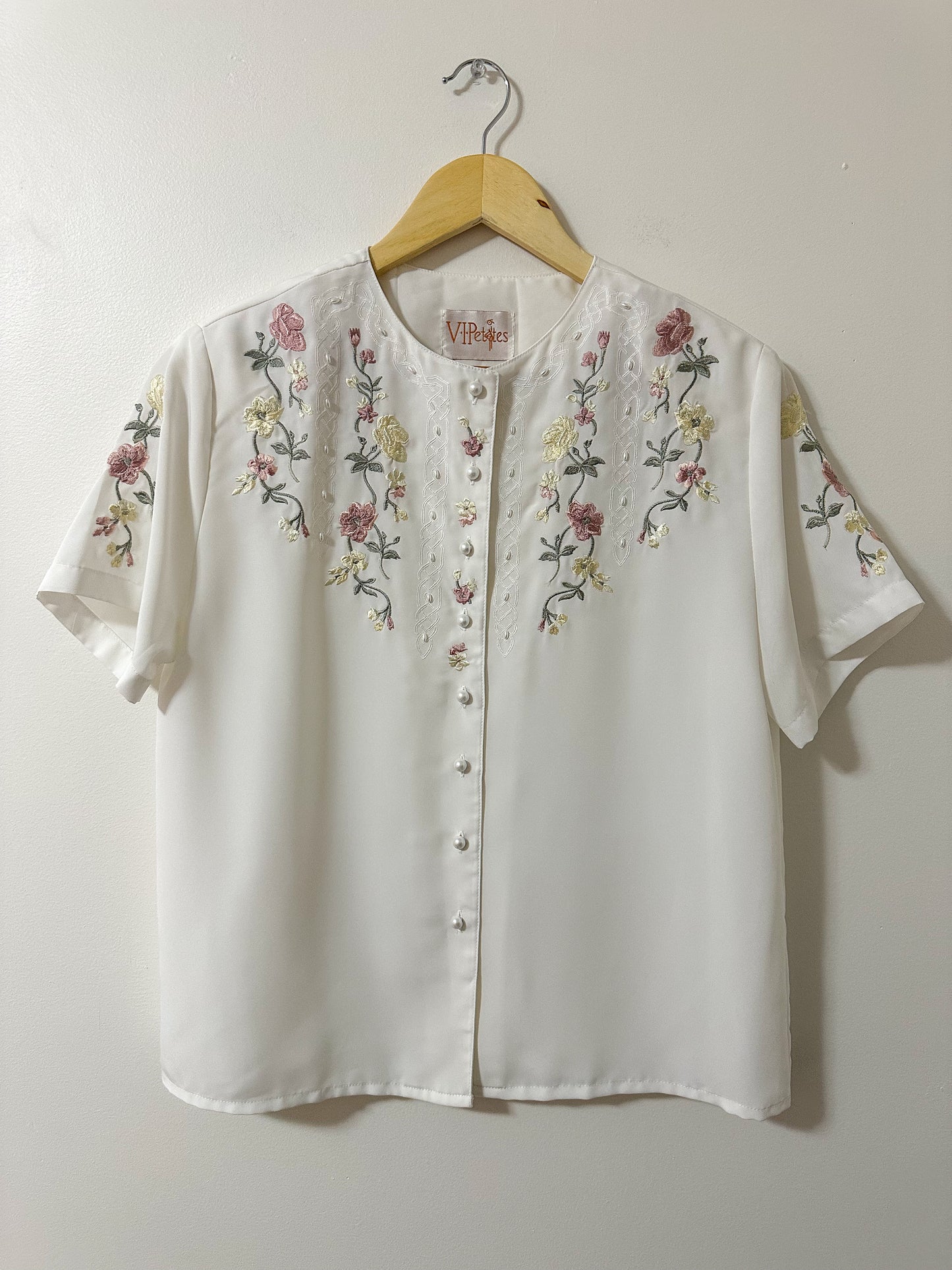 Vintage x V.I.Petites White Embroidered Blouse (L)